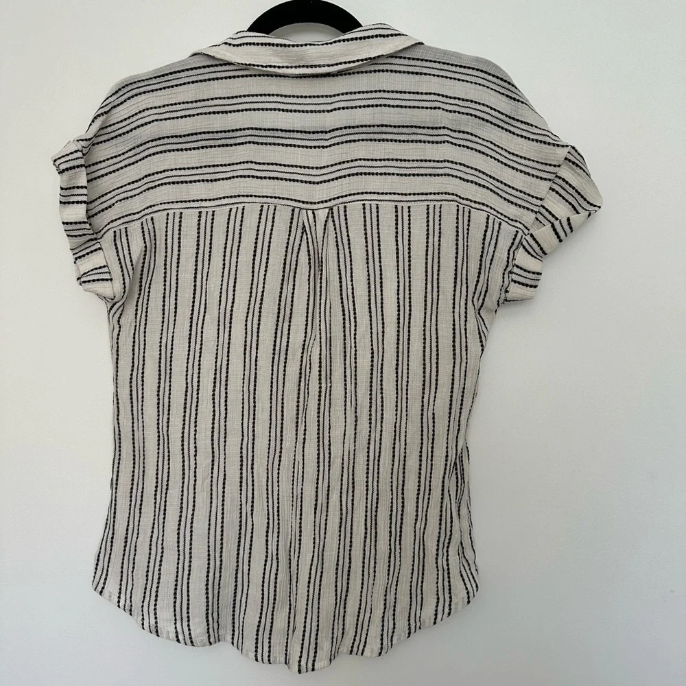 Blu Pepper White Striped Half Button Collared Short Sleeve Sz M Casual Clean - Picture 3 of 7